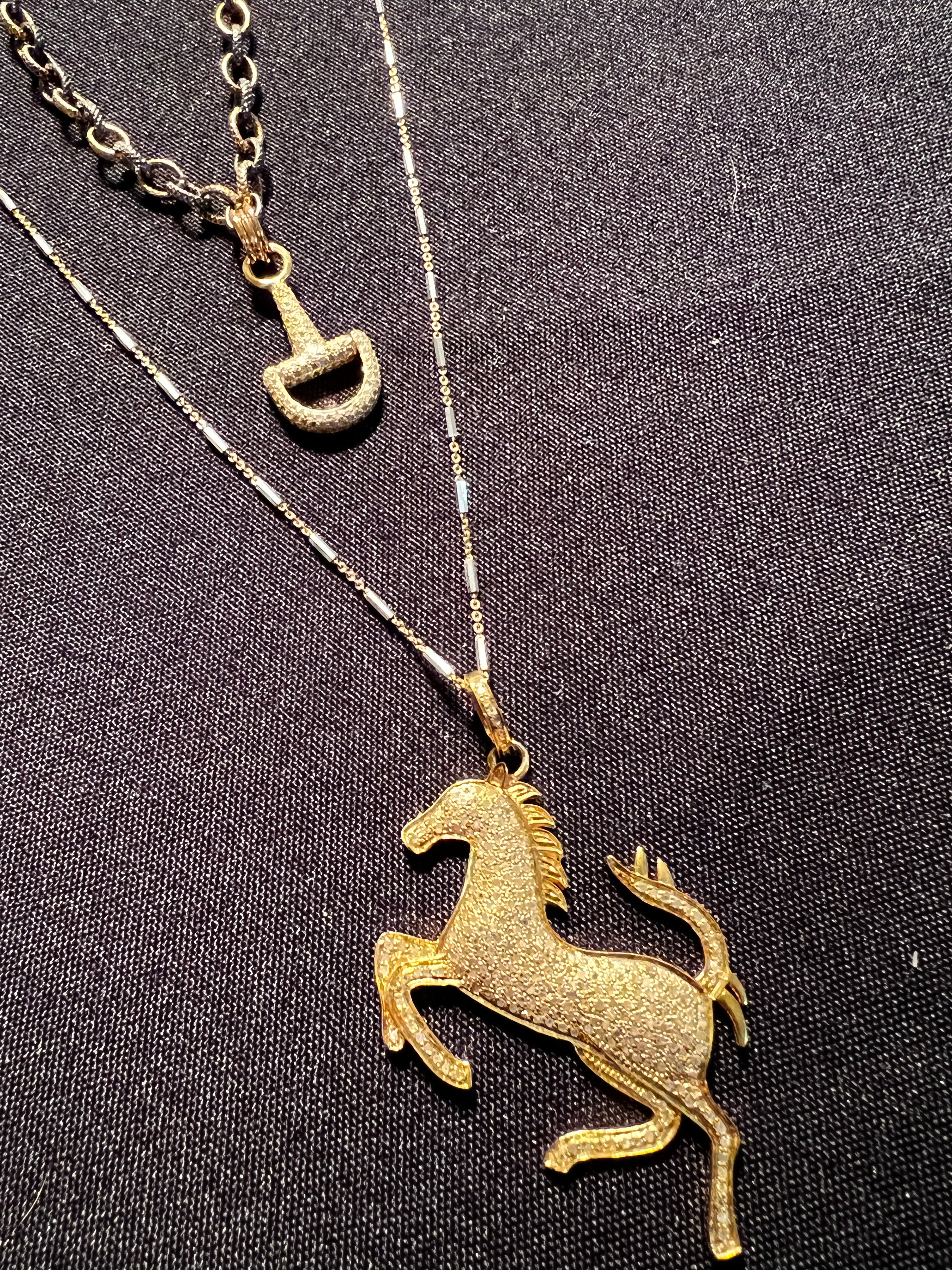 Horse hot sale pendant gold